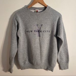 Gray Woman small sweater New York